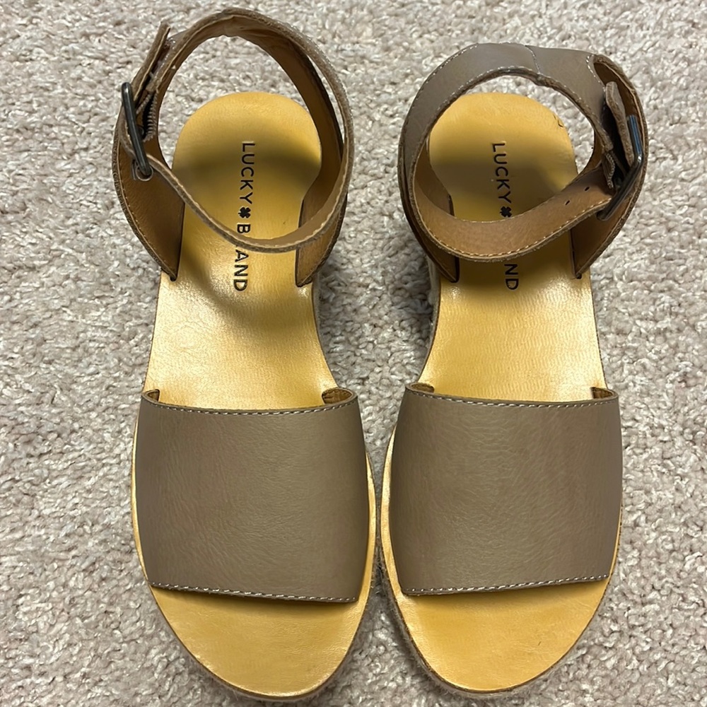Lucky Brand Tan Wedge Sandal Size 6